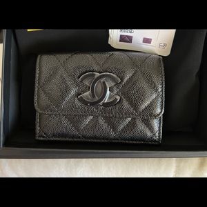 Chanel flap wallet so black